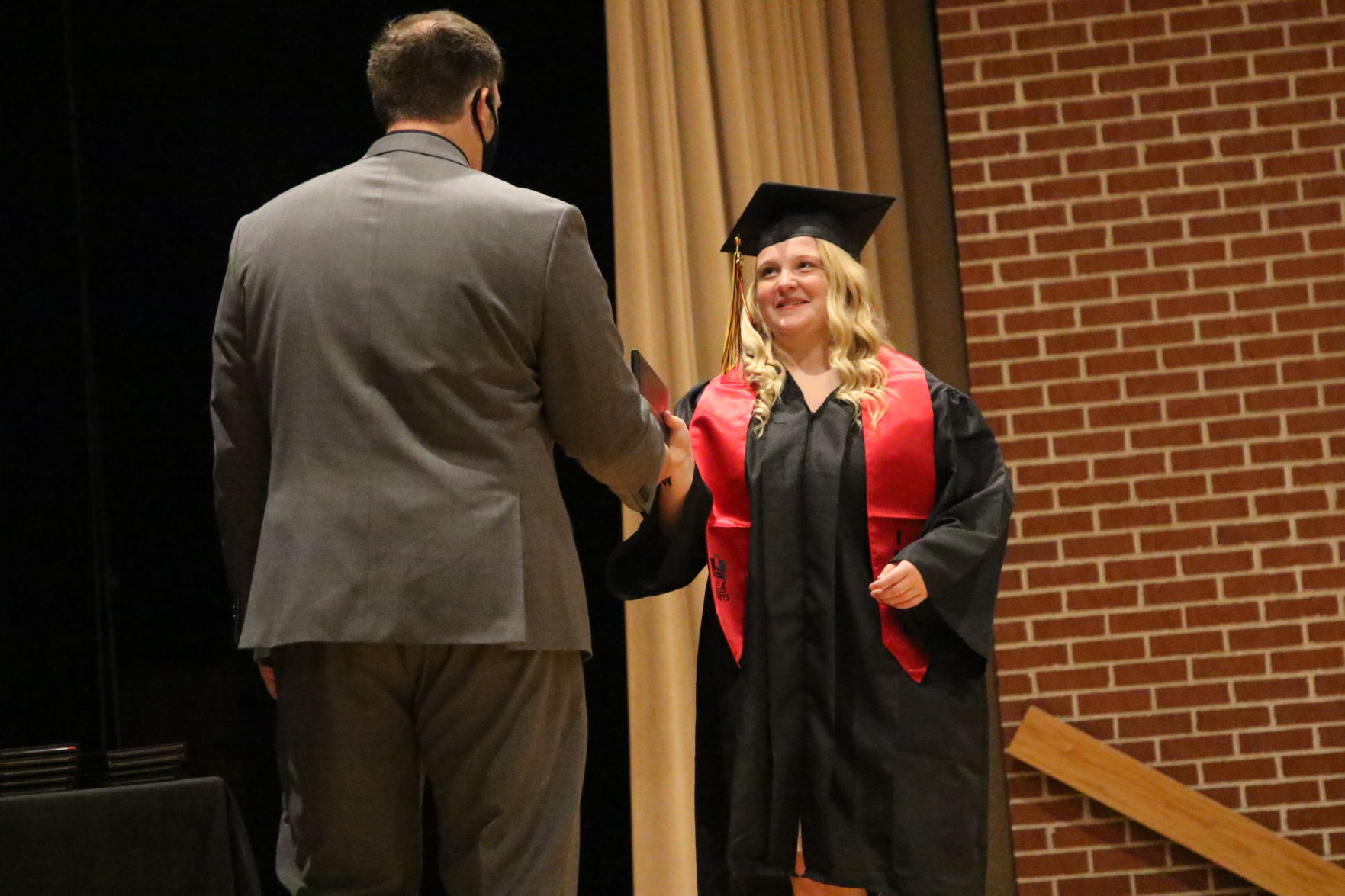 IFA_Grad1550.JPG